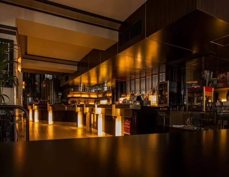 Ilustrasi interior restoran, bukan cabang aktif